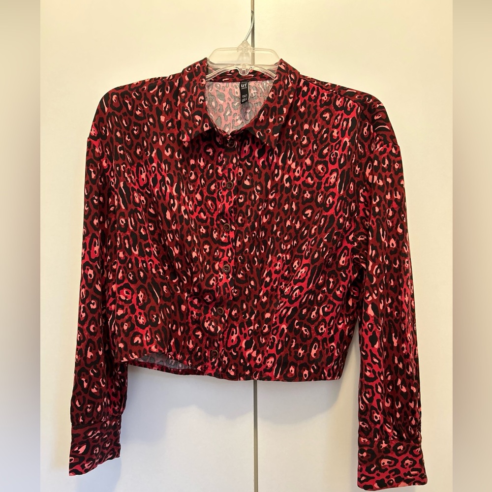 ZARA! Burgundy Multicolored Animal Print Collared Button Up Crop Shirt